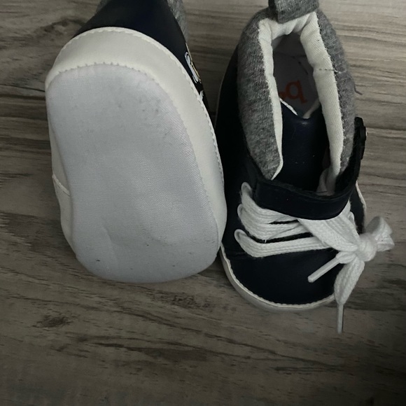 Baby Mickey Mouse shoes - Picture 4 of 4